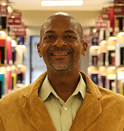 Faculty Member Martin DUCAN